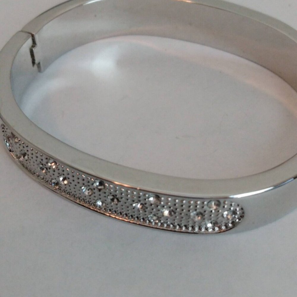 Silvertone Oval Metallic Hinged Clamper Cuff Bracelet Rhinestone